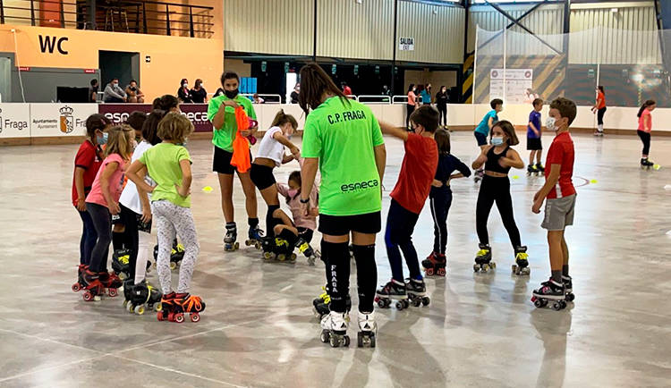 El CP Fraga arranca su primer entrenamiento de hockey patines infantil